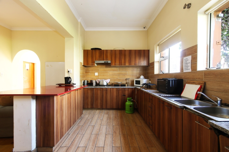 7 Bedroom Property for Sale in Walmer Estate Western Cape